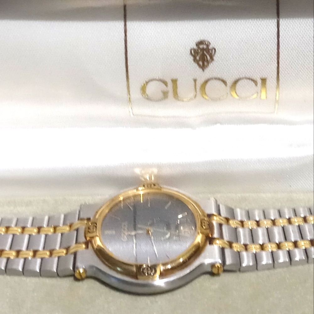 Vintage Authentic Gucci watch 900M RARE FIND!
